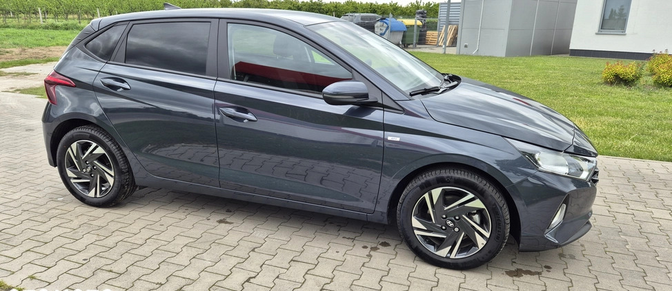 Hyundai i20 cena 66900 przebieg: 6700, rok produkcji 2022 z Września małe 106